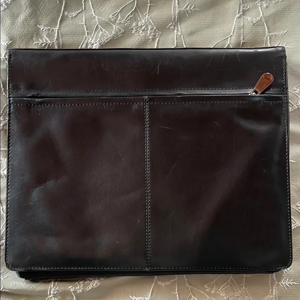 Wilsons Leather Black Briefcase with Minimalist Elegance